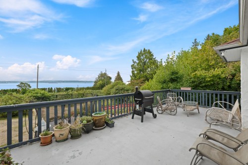 2820 Marine Drive, West Vancouver, BC 