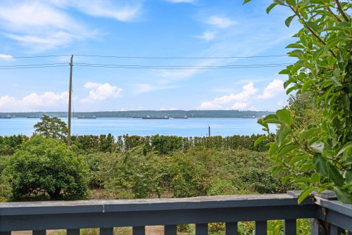 2820 Marine Drive, West Vancouver, BC 