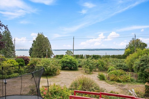 2820 Marine Drive, West Vancouver, BC 
