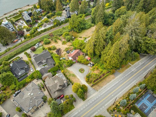 2820 Marine Drive, West Vancouver, BC 