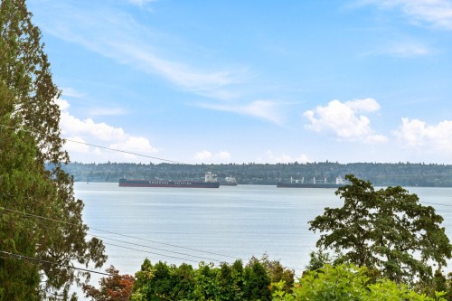 2820 Marine Drive, West Vancouver, BC 