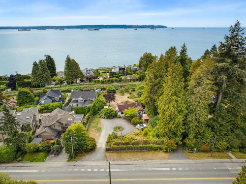 2820 Marine Drive, West Vancouver, BC 