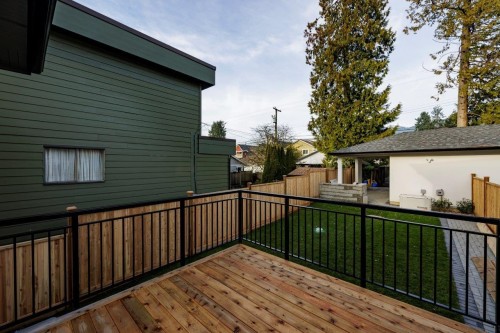 254 18Th Street E, North Vancouver, BC 