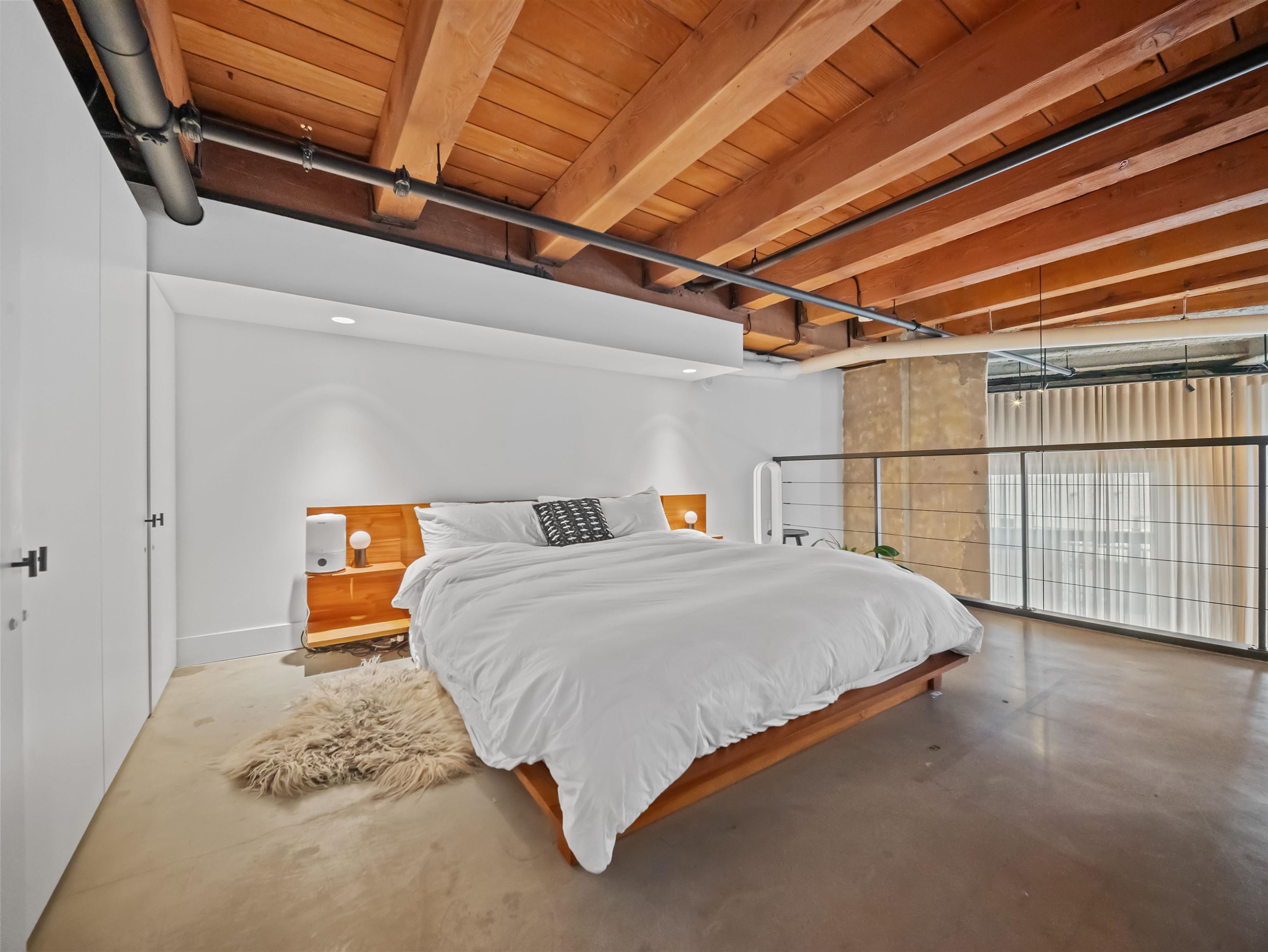 47 Cordova Street E, Vancouver, BC