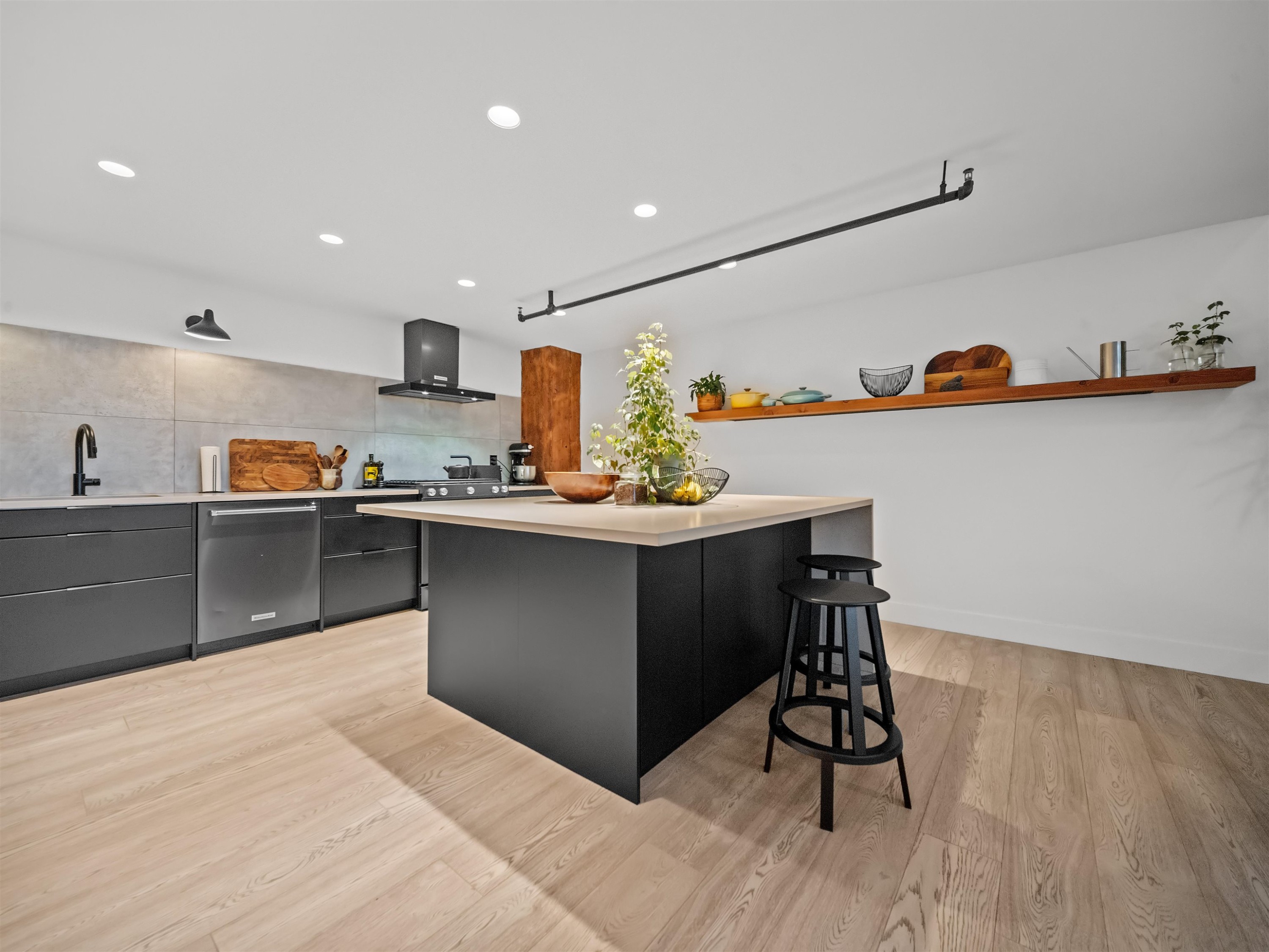 47 Cordova Street E, Vancouver, BC