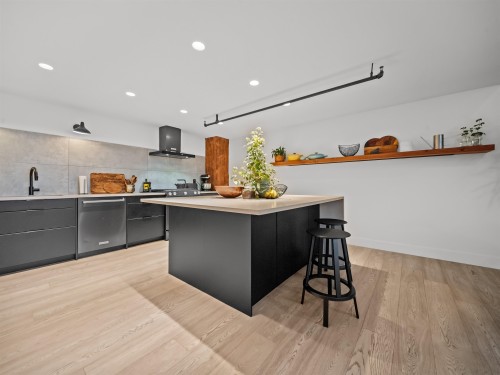 47 Cordova Street E, Vancouver, BC 