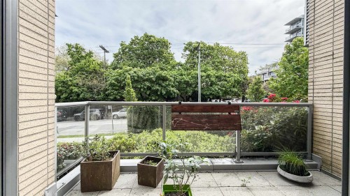 390 11Th Avenue E, Vancouver, BC 