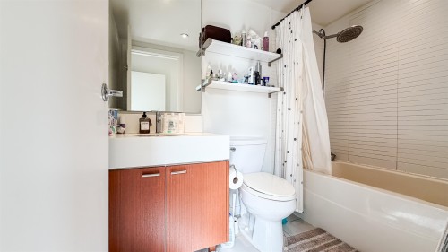390 11Th Avenue E, Vancouver, BC 