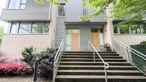 390 11Th Avenue E, Vancouver, BC 