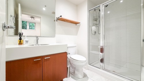 390 11Th Avenue E, Vancouver, BC 