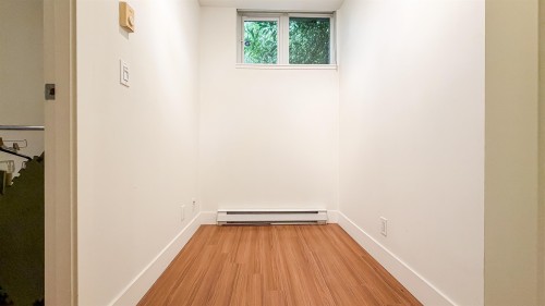 390 11Th Avenue E, Vancouver, BC 