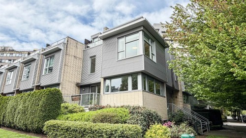 390 11Th Avenue E, Vancouver, BC 