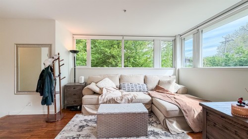 390 11Th Avenue E, Vancouver, BC 