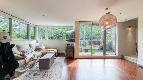 390 11Th Avenue E, Vancouver, BC 