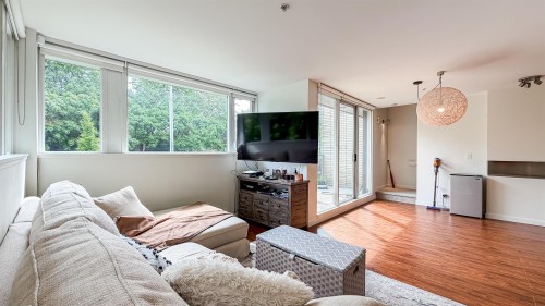 390 11Th Avenue E, Vancouver, BC 