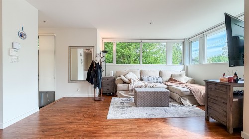 390 11Th Avenue E, Vancouver, BC 