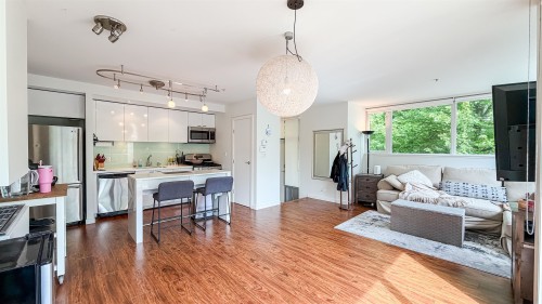 390 11Th Avenue E, Vancouver, BC 