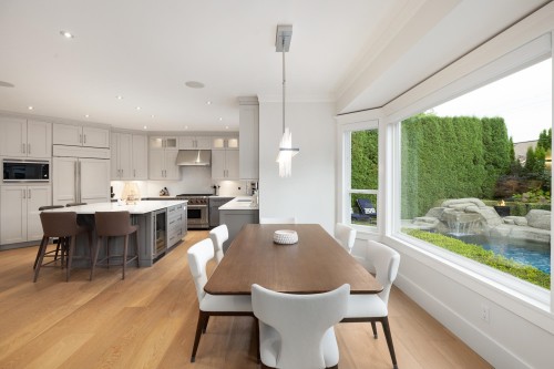 977 Melbourne Avenue, North Vancouver, BC 