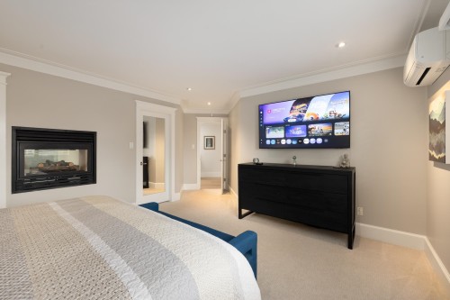 977 Melbourne Avenue, North Vancouver, BC 