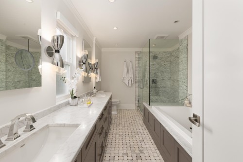 977 Melbourne Avenue, North Vancouver, BC 