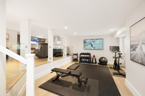 977 Melbourne Avenue, North Vancouver, BC 