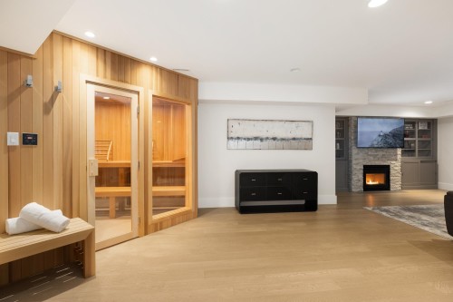 977 Melbourne Avenue, North Vancouver, BC 