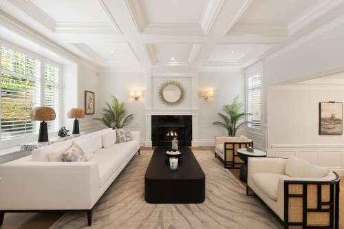 977 Melbourne Avenue, North Vancouver, BC 