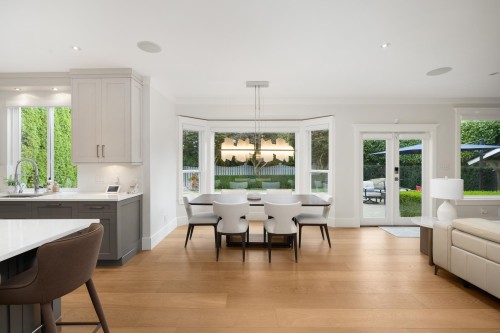 977 Melbourne Avenue, North Vancouver, BC 
