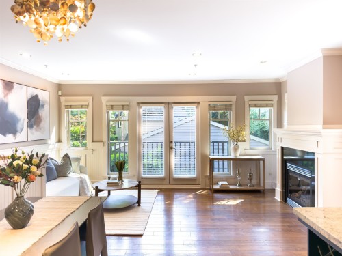 208 13Th Avenue W, Vancouver, BC 