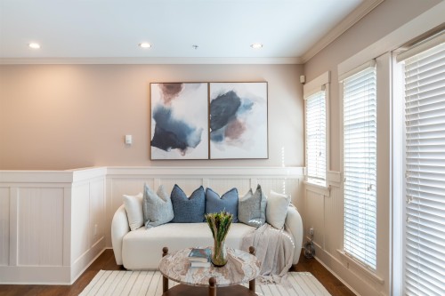 208 13Th Avenue W, Vancouver, BC 