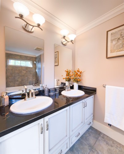 208 13Th Avenue W, Vancouver, BC 