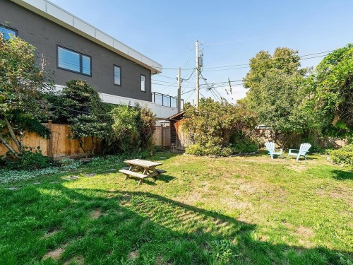 2521 Kitchener Street, Vancouver, BC 