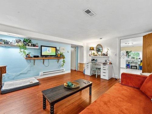 2521 Kitchener Street, Vancouver, BC 