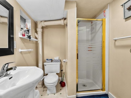 2521 Kitchener Street, Vancouver, BC 