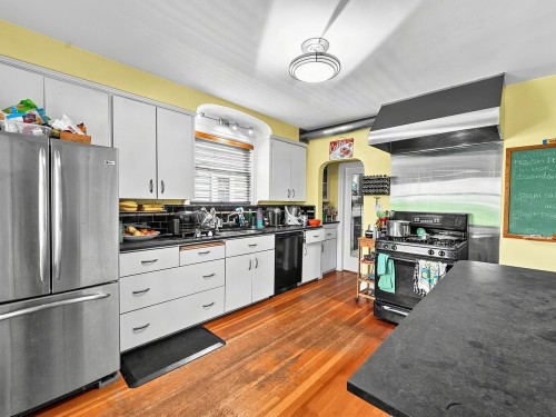 2521 Kitchener Street, Vancouver, BC 