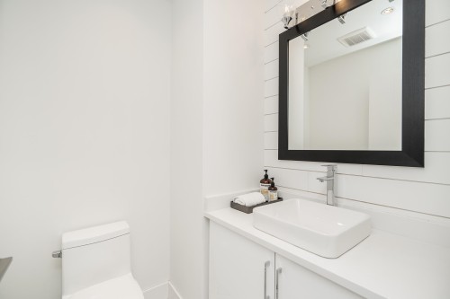 970 Rochester Avenue, Coquitlam, BC 