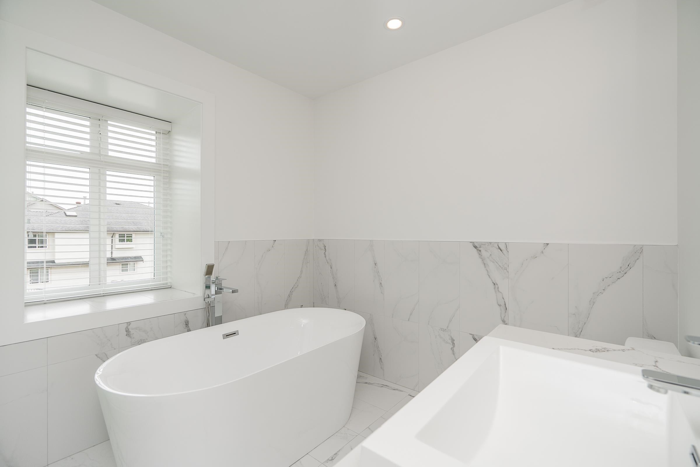 970 Rochester Avenue, Coquitlam, BC