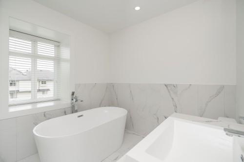 970 Rochester Avenue, Coquitlam, BC 