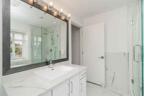 970 Rochester Avenue, Coquitlam, BC 