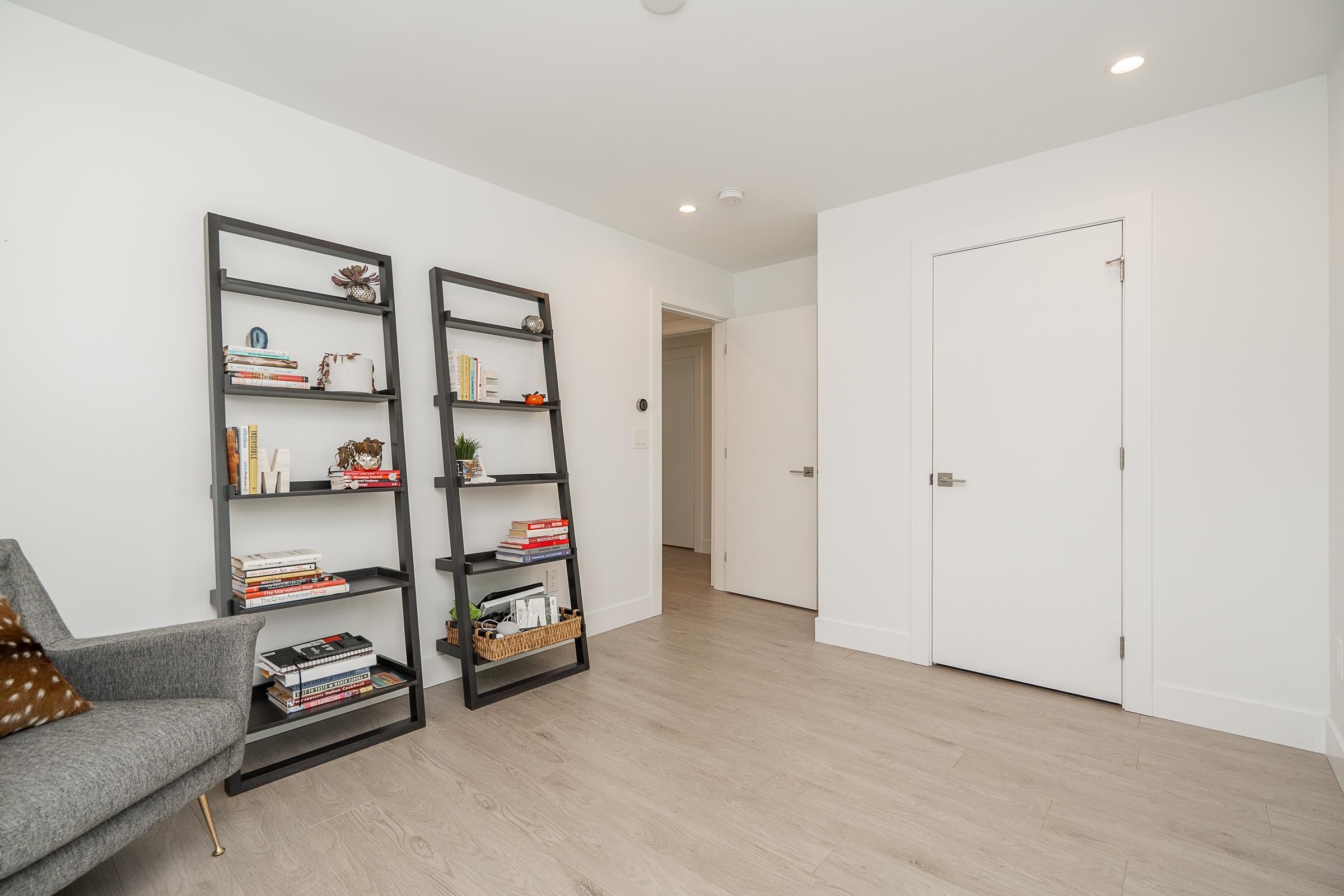 970 Rochester Avenue, Coquitlam, BC