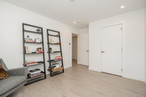 970 Rochester Avenue, Coquitlam, BC 