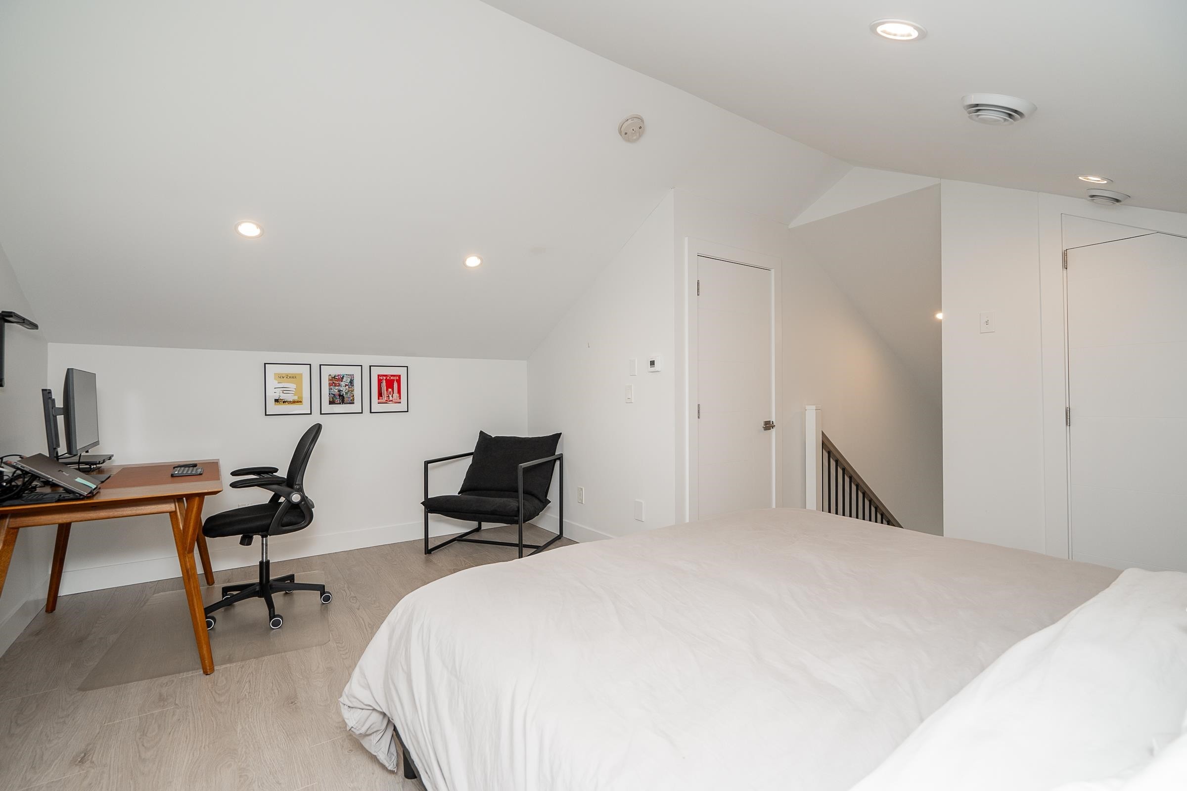 970 Rochester Avenue, Coquitlam, BC