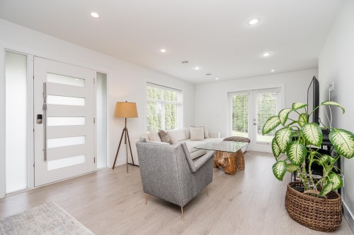 970 Rochester Avenue, Coquitlam, BC 
