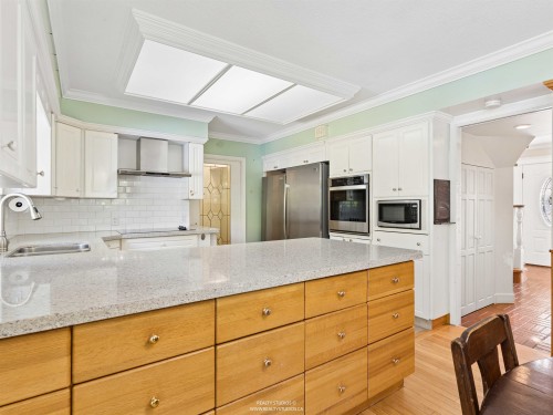 788 26Th Street E, North Vancouver, BC 