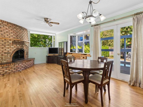788 26Th Street E, North Vancouver, BC 