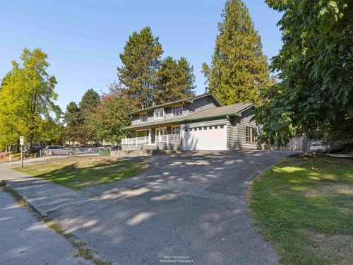 788 26Th Street E, North Vancouver, BC 