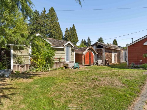 788 26Th Street E, North Vancouver, BC 