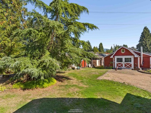 788 26Th Street E, North Vancouver, BC 