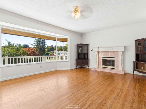 788 26Th Street E, North Vancouver, BC 