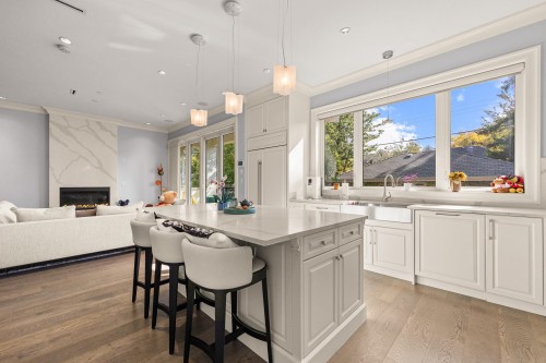 2756 38Th Avenue W, Vancouver, BC 